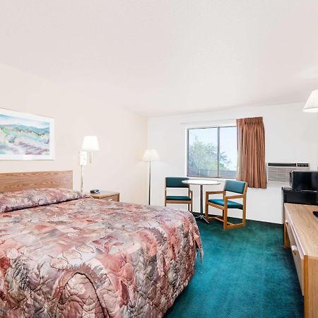 Super 8 By Wyndham Belle Fourche Sd Hotel Buitenkant foto