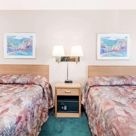 Super 8 By Wyndham Belle Fourche Sd Hotel Buitenkant foto