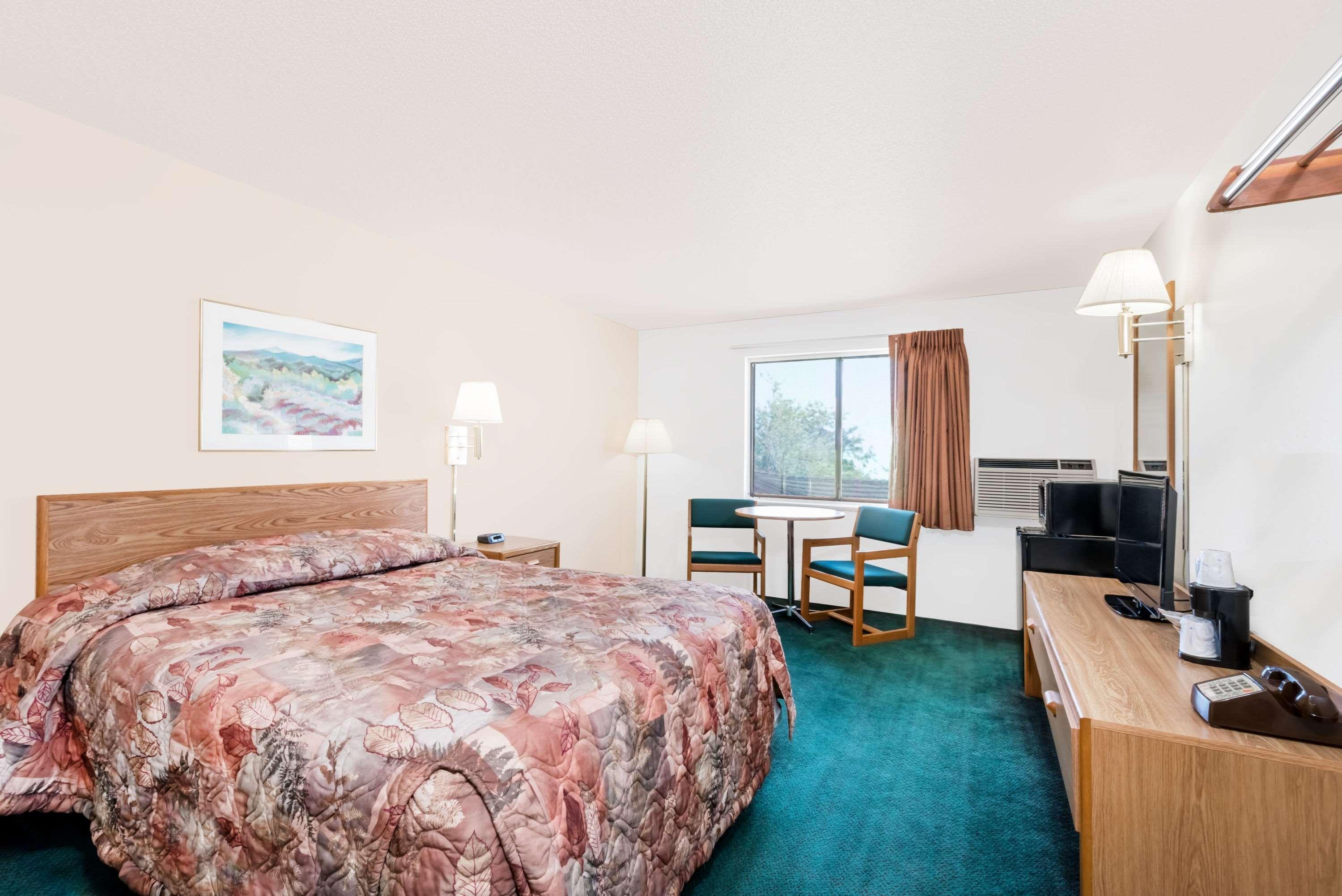 Super 8 By Wyndham Belle Fourche Sd Hotel Buitenkant foto