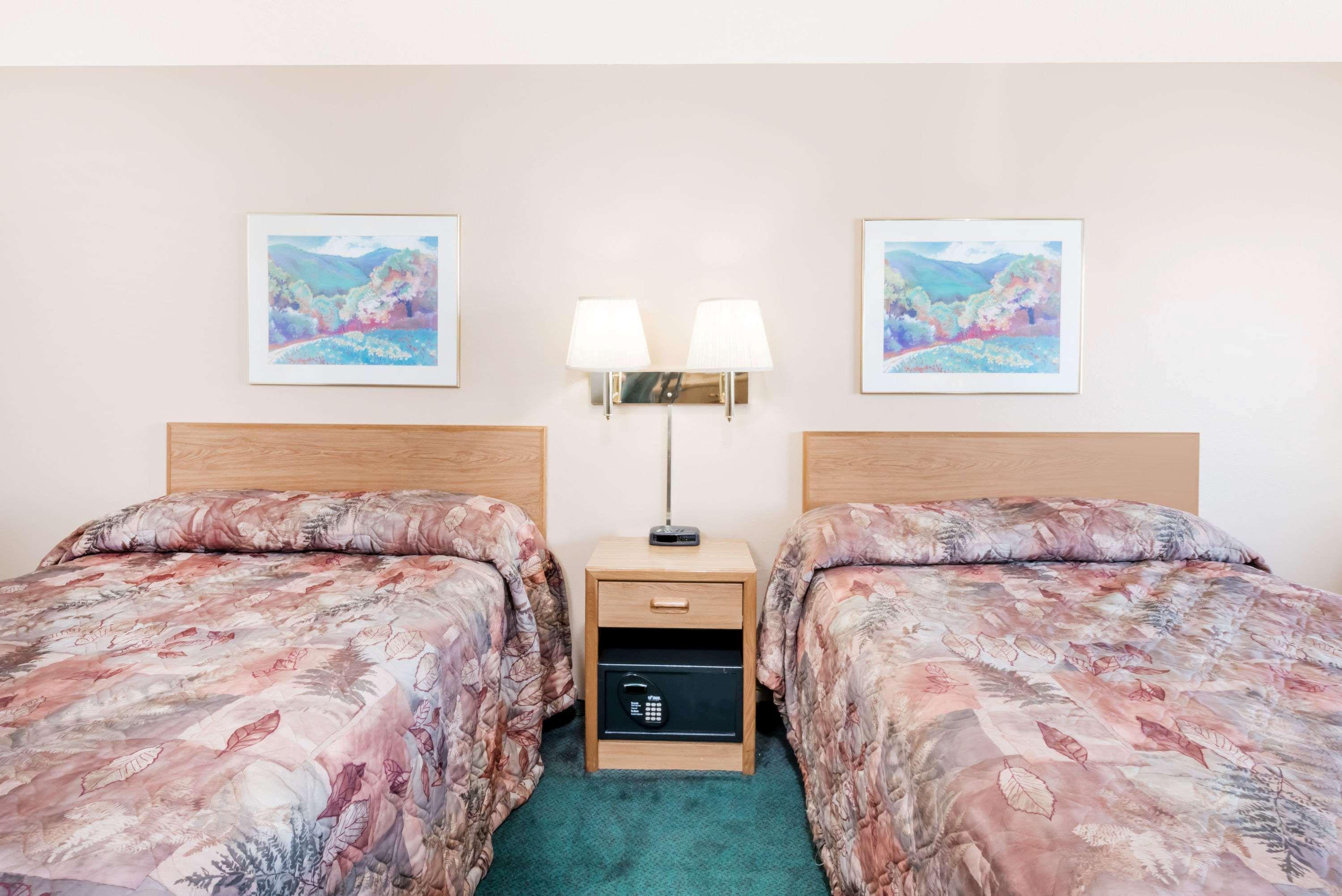 Super 8 By Wyndham Belle Fourche Sd Hotel Buitenkant foto