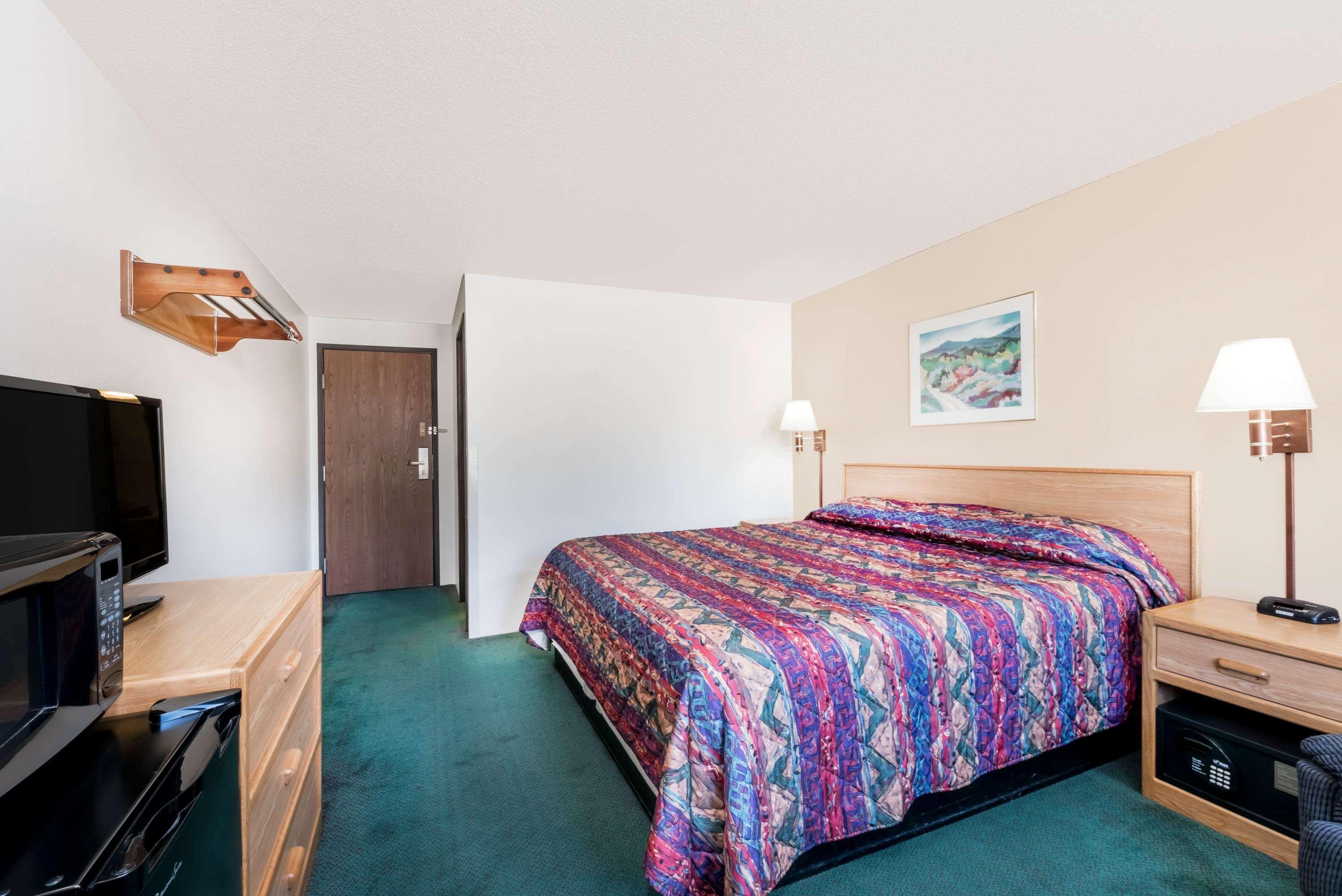 Super 8 By Wyndham Belle Fourche Sd Hotel Buitenkant foto